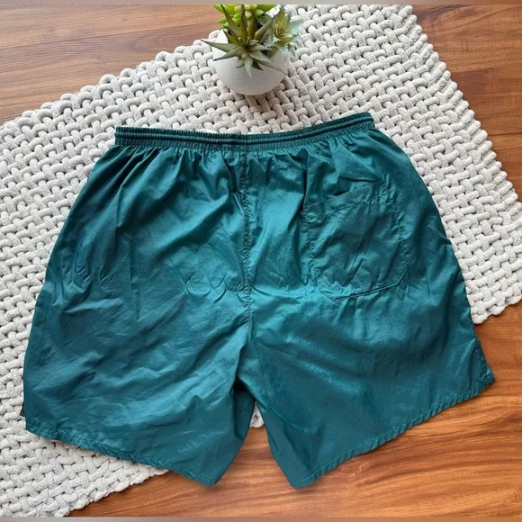 Nike Men's Retro Two-Tone Athletic Shorts in Black and Teal XL - Picture 3 of 15